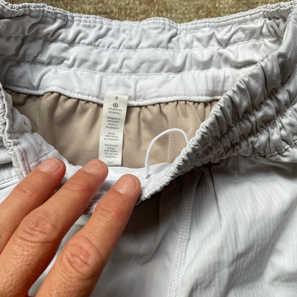 White lululemon track that short - Picture 2 of 3